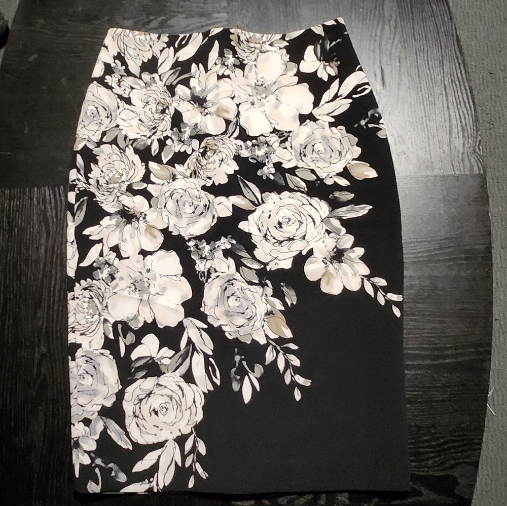 White House Black Market Pencil Skirt